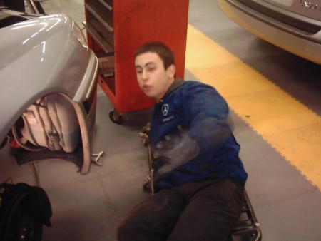 Attention Sebastien Y a un truc derriére toi .....oups trop tard 