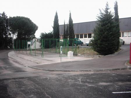 Tiens un coin fumeur ......(pres de l'entrer secondaire)