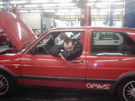 Wouah la ferrari !!! Mais non c'est juste la voiture de jean-marie....une golf de 1988